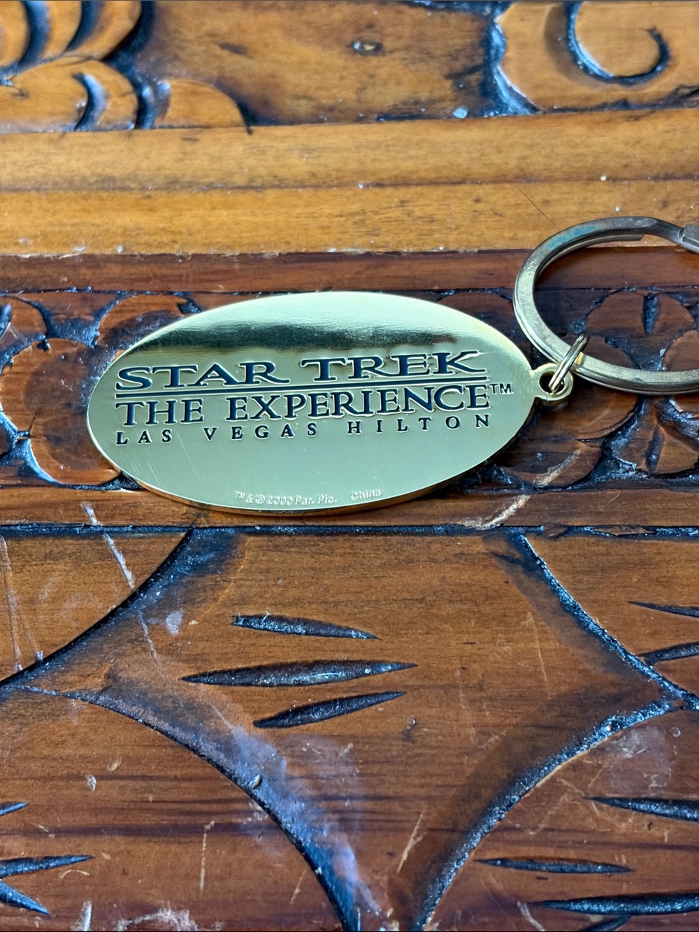 Star Trek The Experience Las Vegas Hilton Gold Keychain